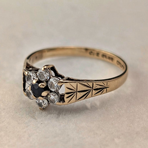 英国ヴィンテージ K9ゴールド キュービックジルコニア フラワーデザインリング(日本11号) 指輪