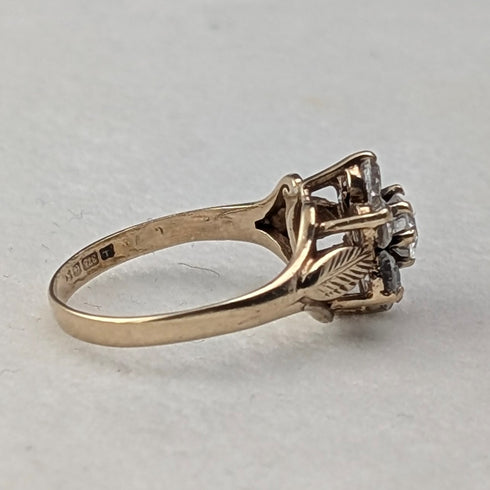 英国ヴィンテージ K9ゴールド キュービックジルコニア フラワーデザインリング(日本8号) 指輪