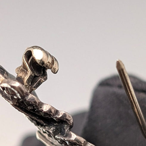 復古純銀底座 馬克賽石和紫色寶石胸針