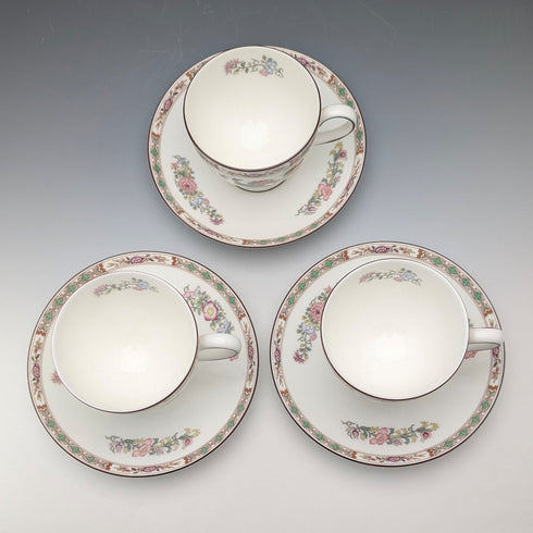 United Kingdom Vintage Wedgwood "Kutani Crane" Cup & Saucer - Set of 3 (1)
