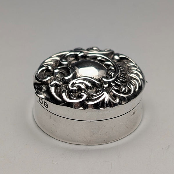 1899年 英国アンティーク 純銀製 小型ピルケース 5.9g M Bros