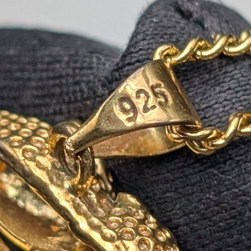 ヴィンテージ 純銀ギルトパンサー台座 グリーンストーン ペンダント