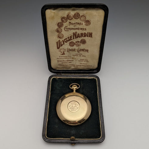 Reloj de bolsillo antiguo Ulysse Nardin, circa 1910, en buen estado de funcionamiento, caja de oro macizo de 18 quilates tipo saboneta, diámetro de 54 mm, 121 g.
