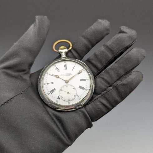 Reloj de bolsillo antiguo suizo PRIVILEGE, grabado con motivo de bolos, caja de plata, en buen estado de funcionamiento