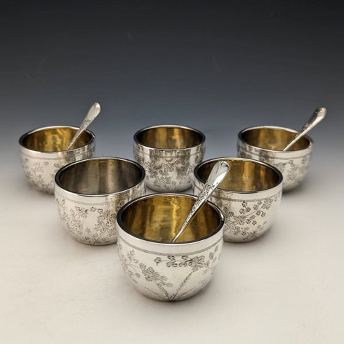 1884 年英國古董純銀(925 銀)一套 6 個鹽罐和 3 個勺子,總計 184 克 Wakely & Wheeler