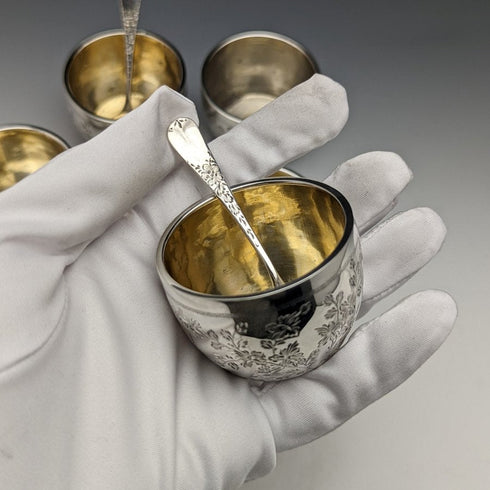 1884 年英國古董純銀(925 銀)一套 6 個鹽罐和 3 個勺子,總計 184 克 Wakely & Wheeler