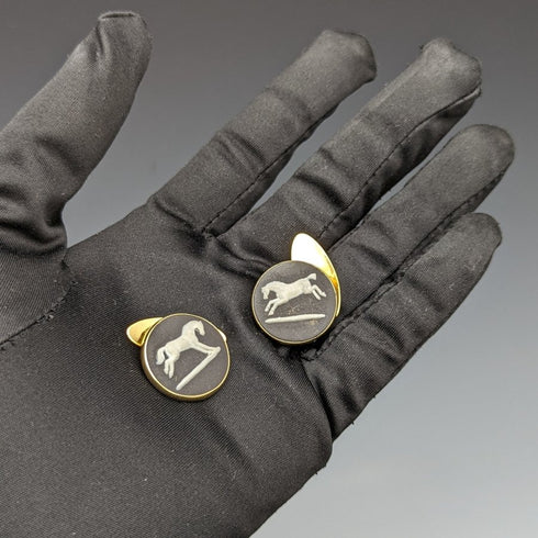 英国ヴィンテージ ウェッジウッド馬レリーフ 純銀製 カフリンクス ゴールド装飾