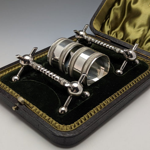 1915年頃 英国アンティーク シルバープレート ナプキンリング&ナイフレスト ペア 箱入り