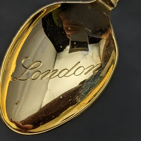 British vintage gold plated teaspoon set of 6 in a case