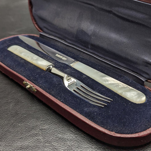 1915年 英国アンティーク フルーツカトラリーセット 純銀ブレード 白蝶貝ハンドル BOX入り②