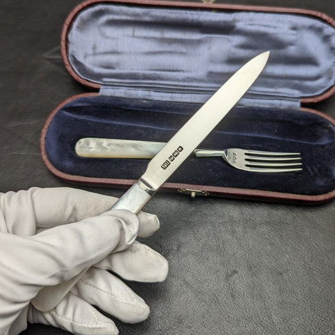 1915年 英国アンティーク フルーツカトラリーセット 純銀ブレード 白蝶貝ハンドル BOX入り①