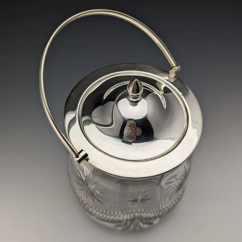 Barril para galletas vintage inglés de cristal tallado, circa 1930, con tapa de plata chapada, 1048 g