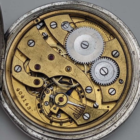 古董 Ulysse Nardin 懷錶銀色側邊士兵雕刻錶殼效果很好