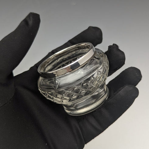 1923 British antique cut glass salt cellar pure silver decoration 61g