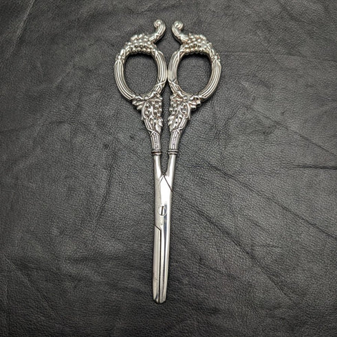 1963 British Vintage Sterling Silver Handle Grape Scissors 61g