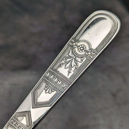 大約 1890 年英國古董鍍銀 Crisling 餐具套裝