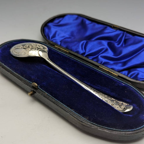 1894年 英国アンティーク 純銀製スプーン 細密彫刻 ケース入