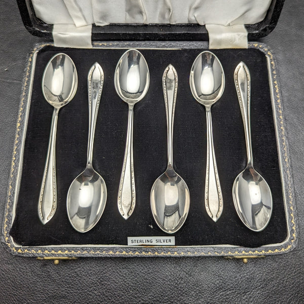 1958 British vintage sterling silver teaspoon set of 6 in a case