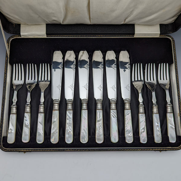 1930年 英国ヴィンテージ 白蝶貝ハンドル デザートカトラリーセット 6x2 レザーケース入