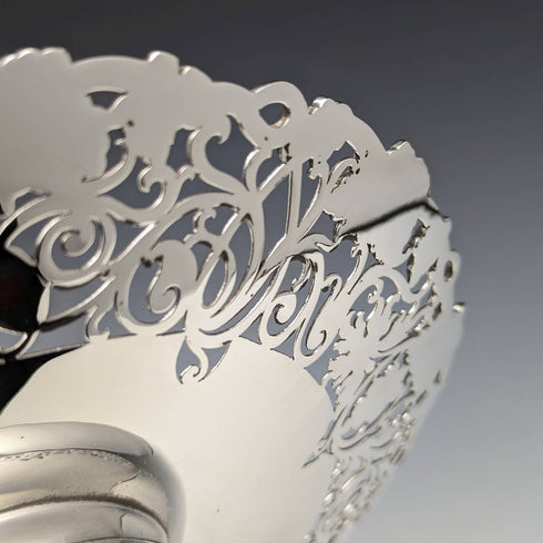 1950年 英国ヴィンテージ 純銀製タッツァ 直径27cm 641g Viner's