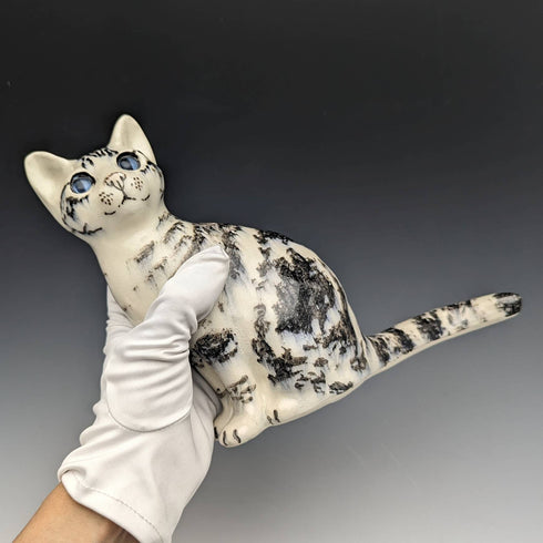 【新品】英国ウィンスタンレイ ケンジントンキャット 青目サバトラ 陶器製フィギュリン(サイズ2)