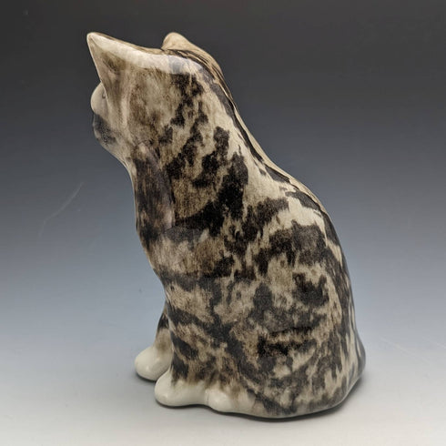 英国ウィンスタンレイ ケンジントンキャット キジトラ 陶器製フィギュリン(サイズ2)