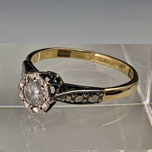 British vintage accessories 18K gold ring 0.25ct diamond HL Brown