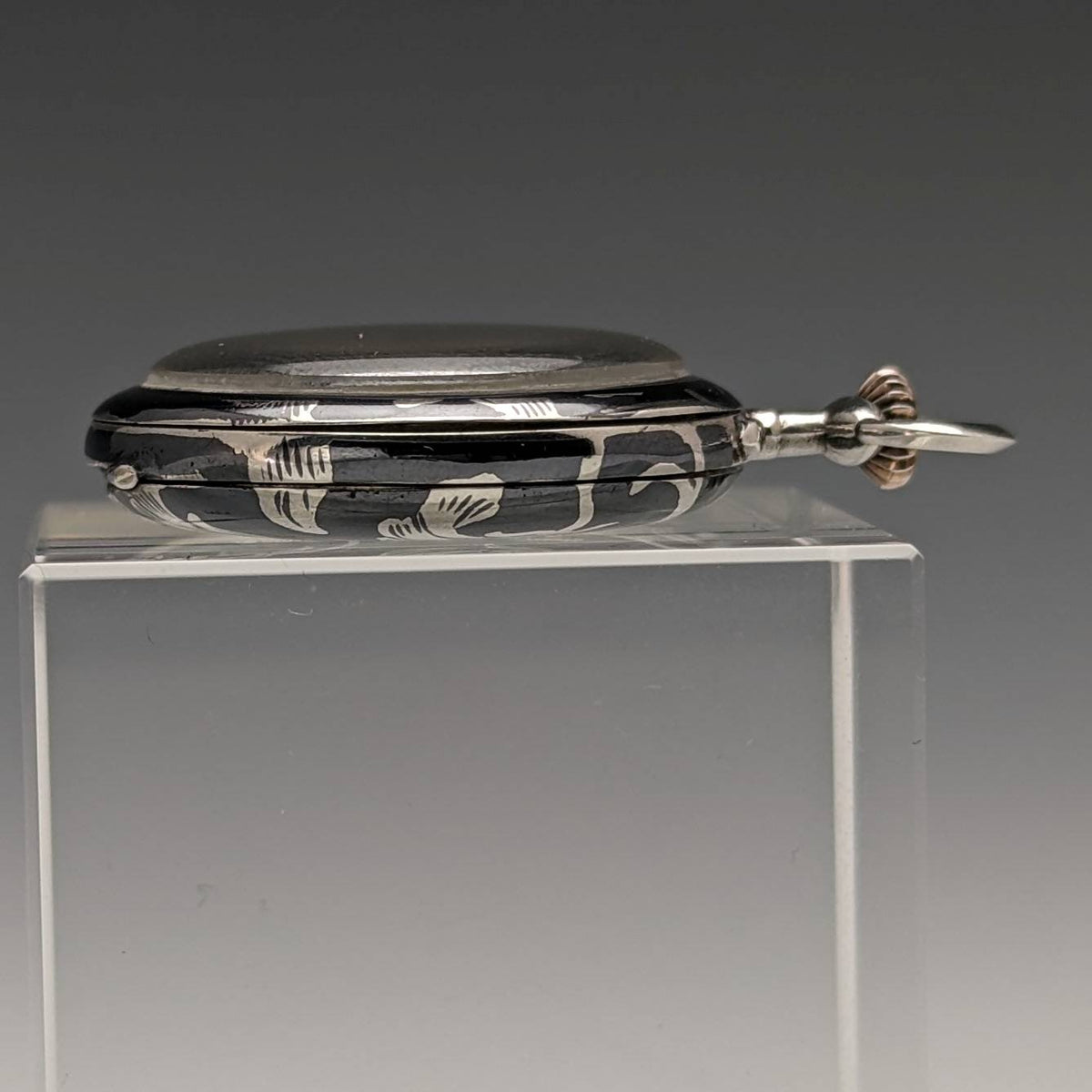 アンティーク スイス製無銘 銀側ニエロ象嵌ケース レディース