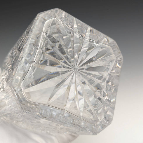 1977年 英国ヴィンテージ カットガラス 角型デキャンタ 純銀装飾 2000g