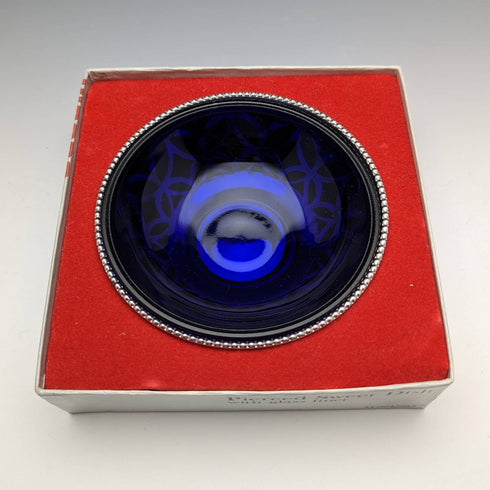 帶藍色玻璃內膽的英國復古銀盤