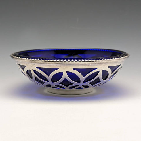 帶藍色玻璃內膽的英國復古銀盤