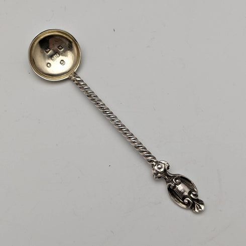 大約 1860 年英國古董純銀鹽盤和勺子 4 件套