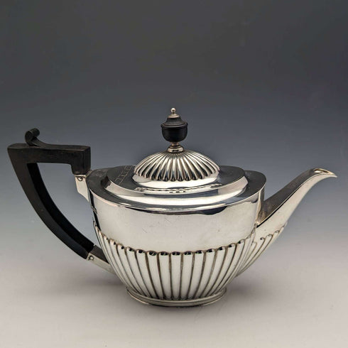 1902年 英国古董 纯银(925银)茶壶 508克 Goldsmiths&Silversmiths