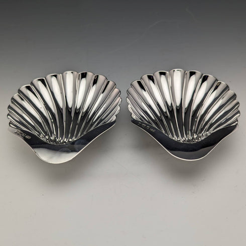 1891 年英國古董純銀貝殼盤一對 124 克阿特金兄弟