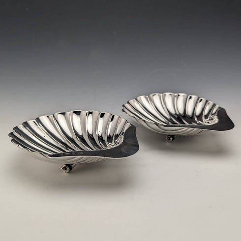 1891 年英國古董純銀貝殼盤一對 124 克阿特金兄弟