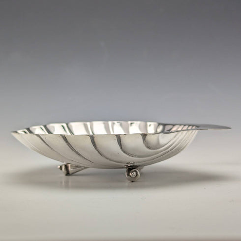 1891 年英國古董純銀貝殼盤一對 124 克阿特金兄弟