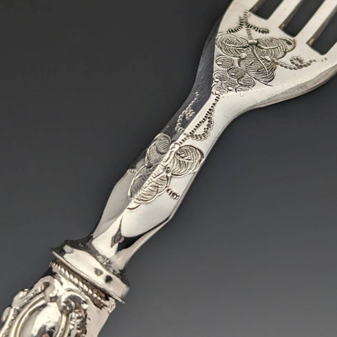 1870年頃 英国アンティーク 白蝶貝ハンドル デザートカトラリー8ペアセット 木箱入り