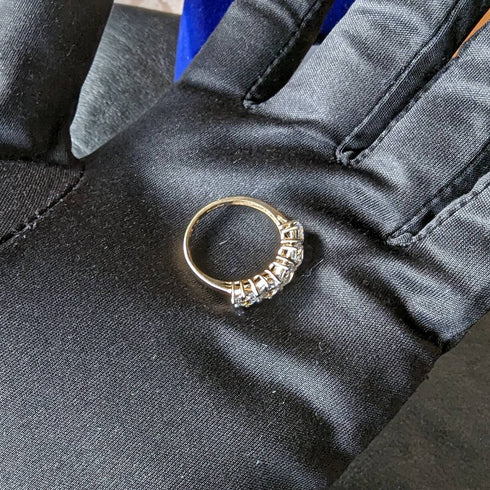 British Vintage Jewelry Cubic Zirconia x5 9ct Gold Ring (Size 10)