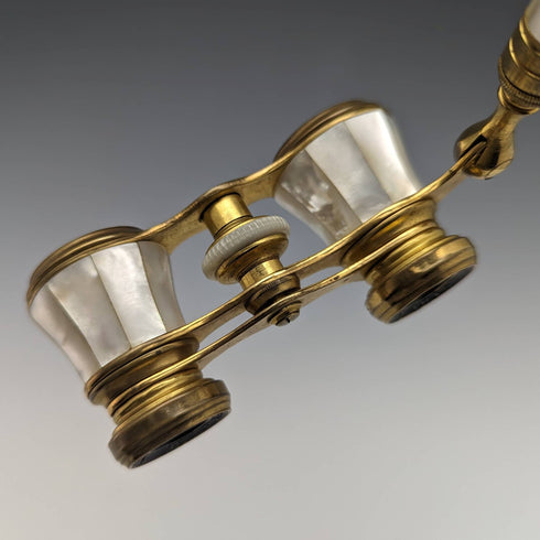 フレンチヴィンテージ 白蝶貝装飾 ハンドル付きオペラグラス IRIS PARIS