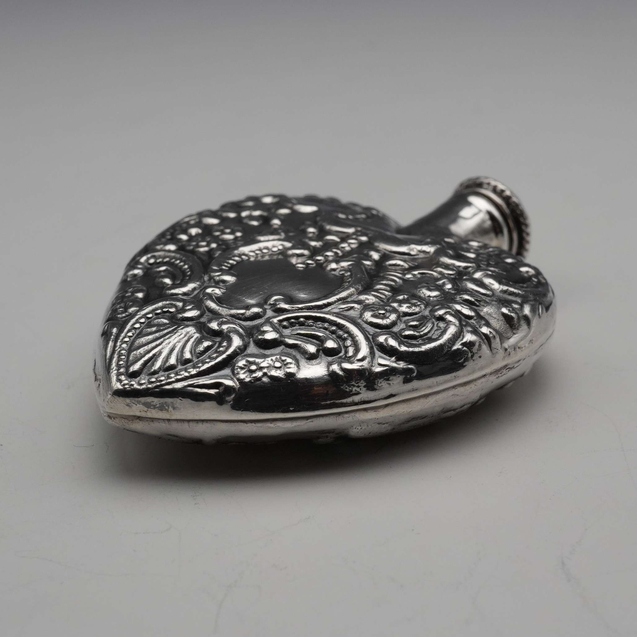 ヴィンテージ 純銀製 ハート型 香水瓶 – SILVER-LUG