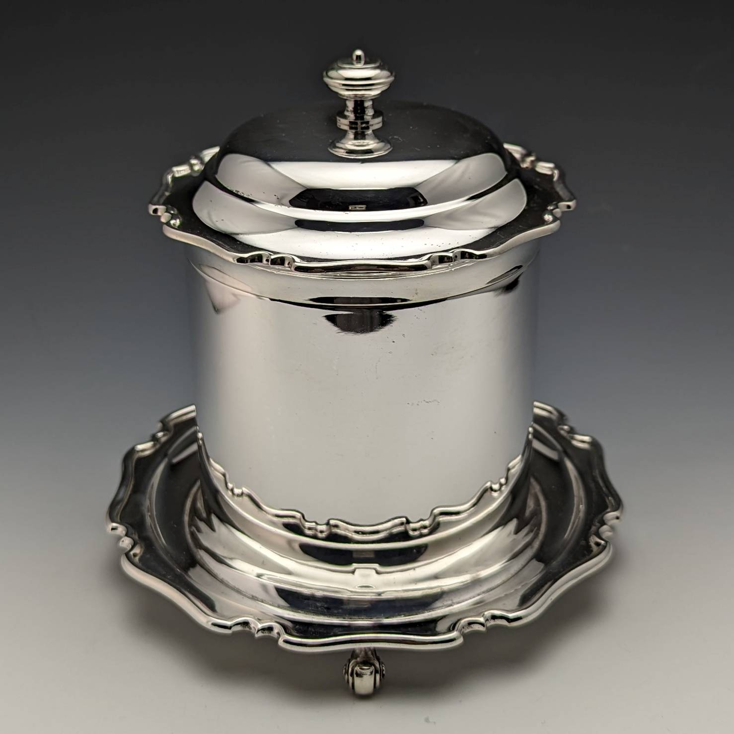 CD90 英国アンティーク シルバープレートビスケットバレルボックスティー銀食器 英国アンティーク シルバープレート製 ビスケットバレル Henry