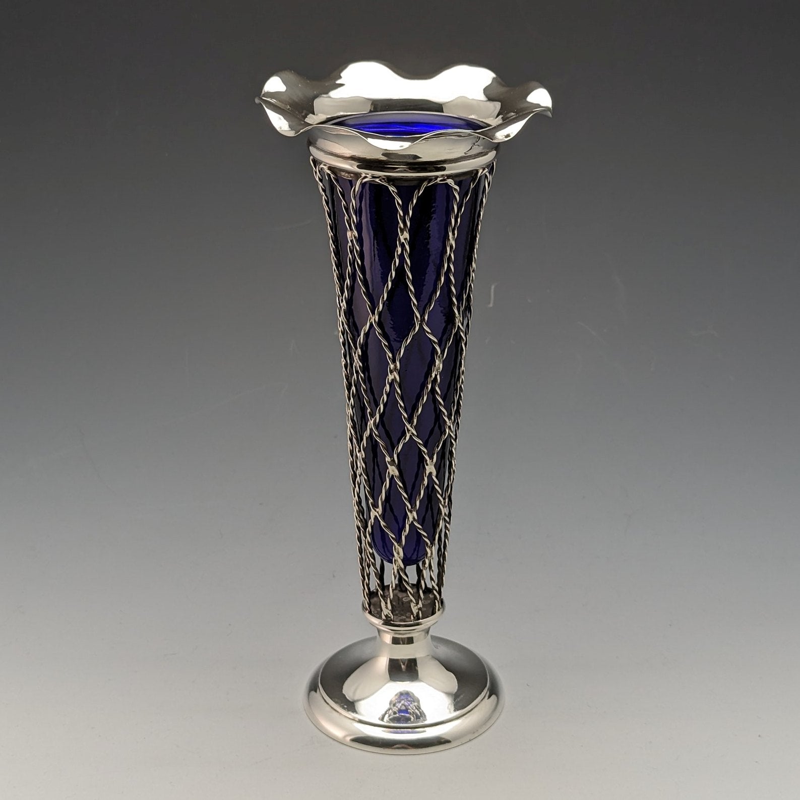 1906年 英国アンティーク 純銀製 花瓶 コバルトガラスインナー 