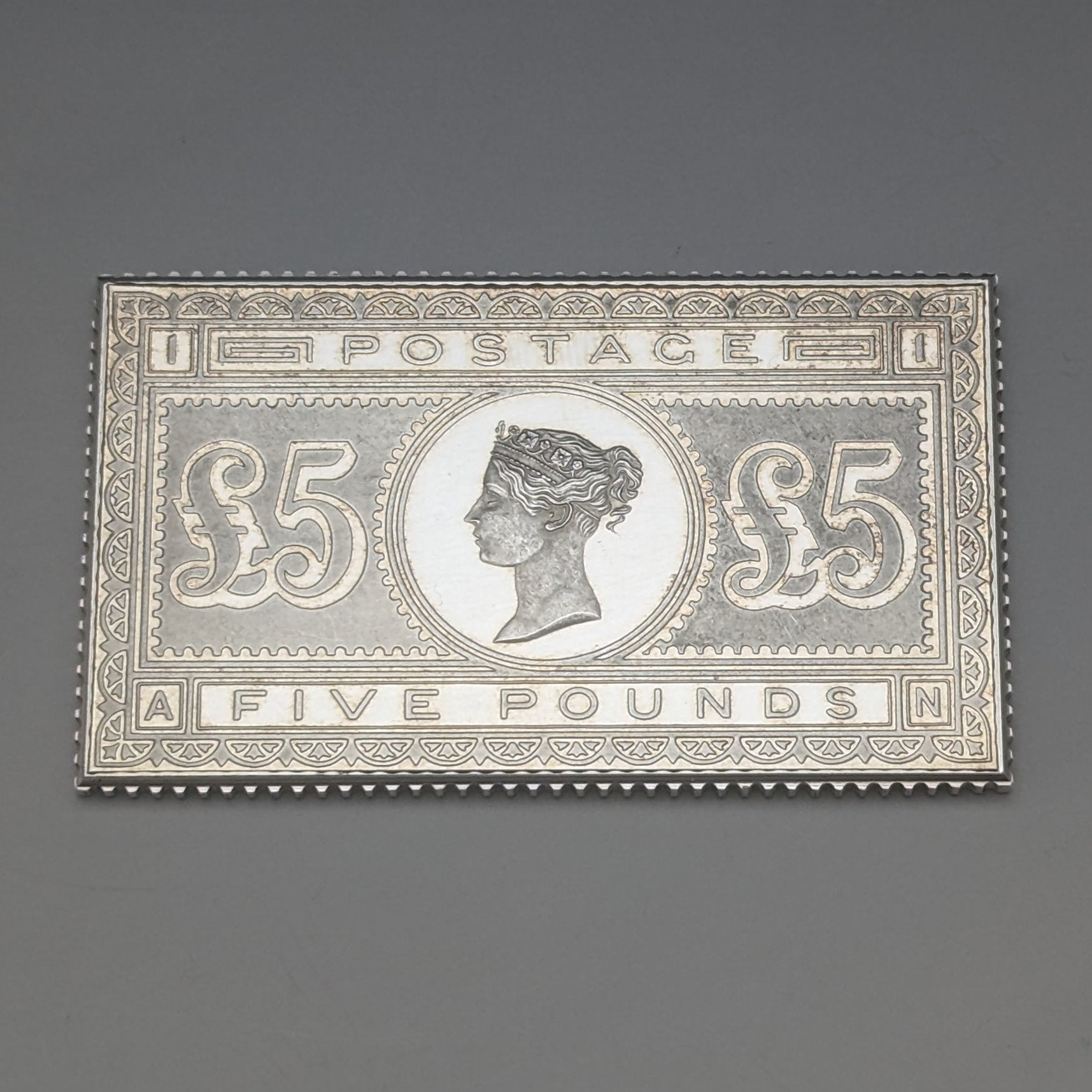 1977年 エリザベスⅡ世 戴冠25周年ジュビリー 純銀製 5ポンド切手レプリカ 40g