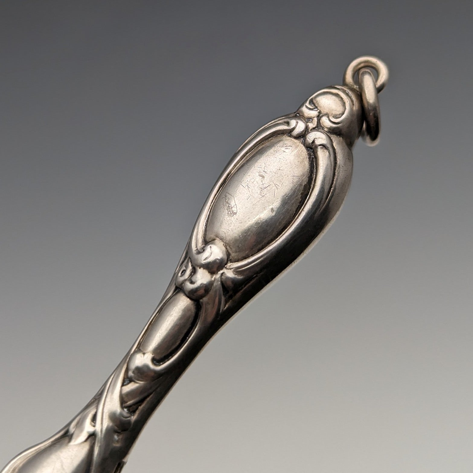 米国アンティーク 純銀製 アール・ヌーヴォー装飾 携帯用折りたたみ式 