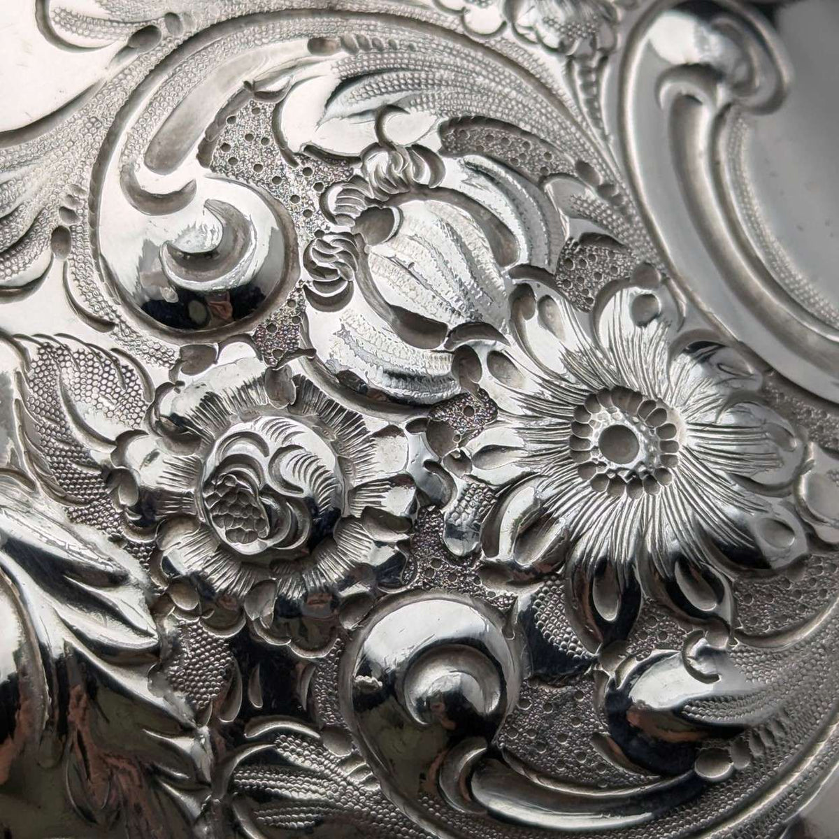 George Cutts 1890年頃 英国アンティーク シルバープレート製ティーポット George Cutts – SILVER-LUG