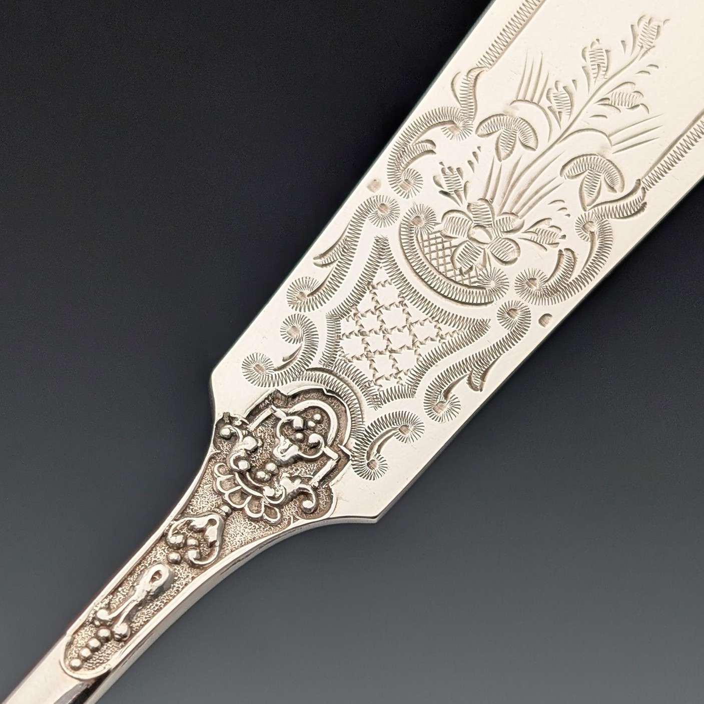 明治金工里帰り品純銀スターリングシルバー鎚目菖蒲フィッシュデザートナイフ60g 1905年頃 英国アンティーク シルバープレート製フィッシュカトラリー6