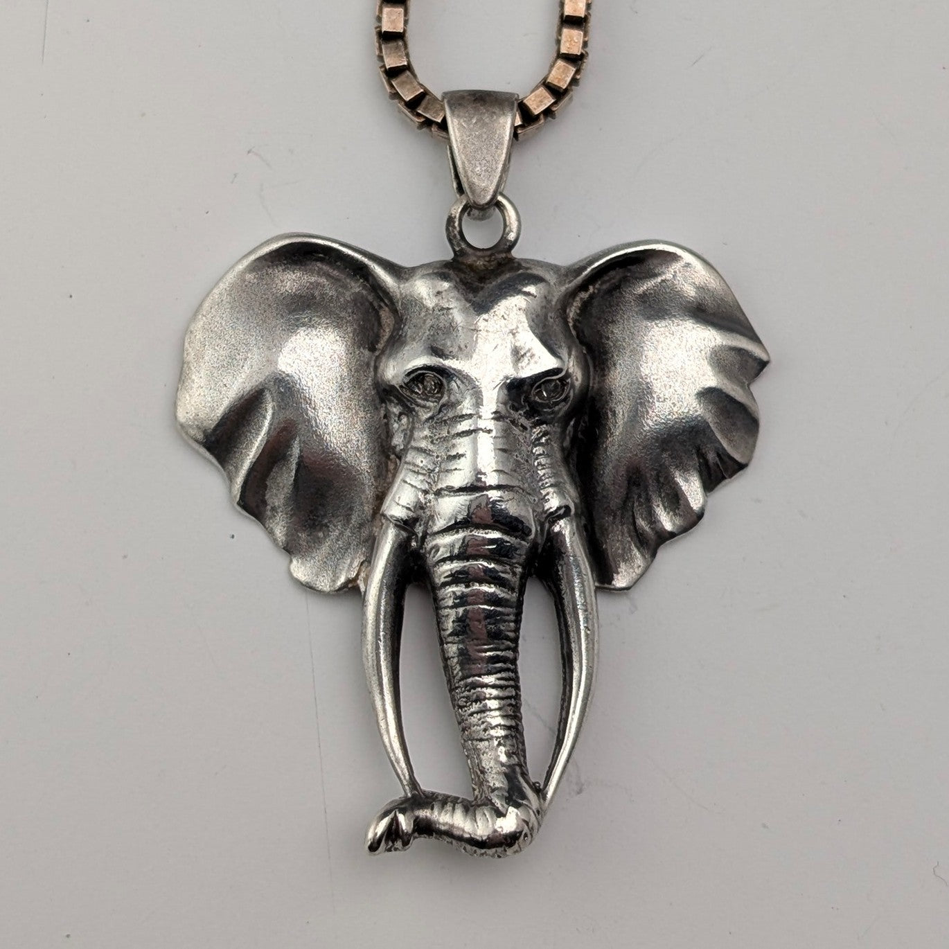 STERLING 1902年製 英国 バーミンガム 純銀 ヴェスタ マッチケース 入荷情報】 英国アンティークの純銀製ヴェスタケースをご紹介し