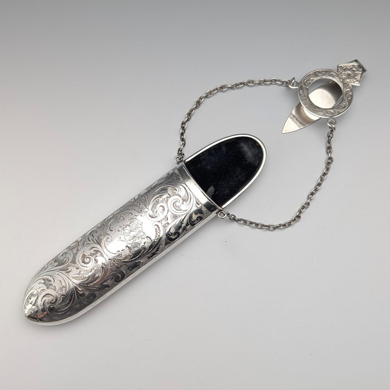 STERLING 1902年製 英国 バーミンガム 純銀 ヴェスタ マッチケース 入荷情報】 英国アンティークの純銀製ヴェスタケースをご紹介し