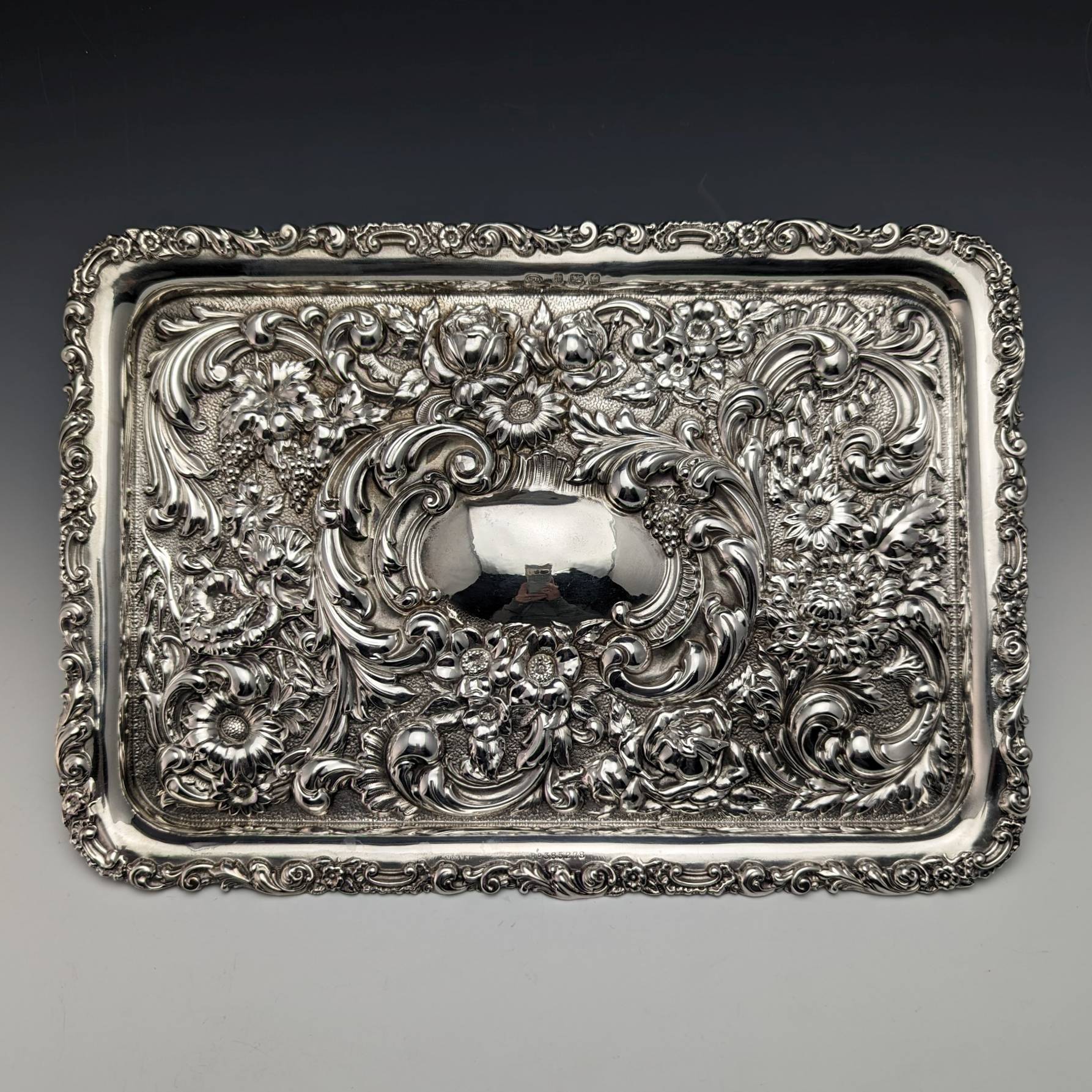 1902年 アンティーク純銀製彫刻ハンドルブラシ-